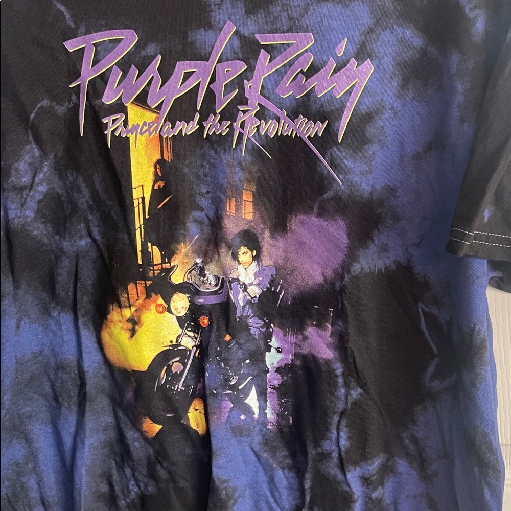 Purple Rain Graphic T-Shirt Size L NWOT